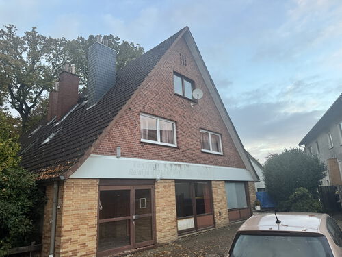 Ansicht (Fenster werden erneuert (weiss)