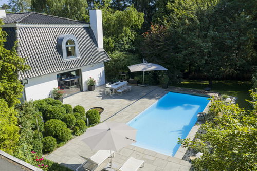 Terrassen- und Poolbereich